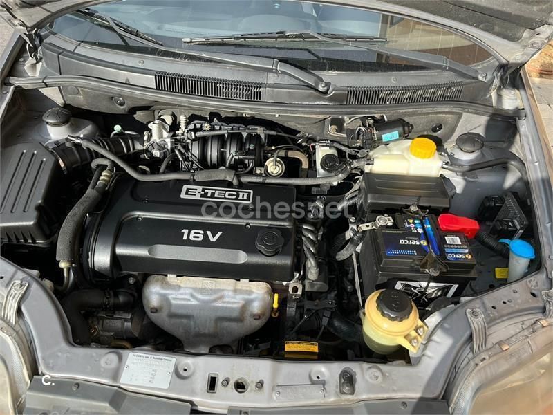 Usado Chevrolet Kalos SE 94 CV (69 kW) 2005 Gris / plata Berlina