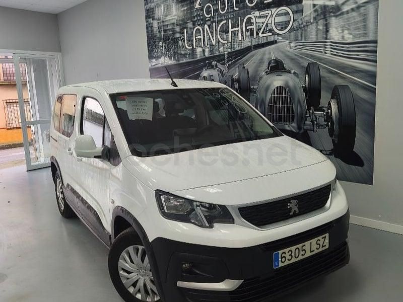 Usado Peugeot Rifter Active 100 CV (73 kW) 2021 Blanco Monovolumen