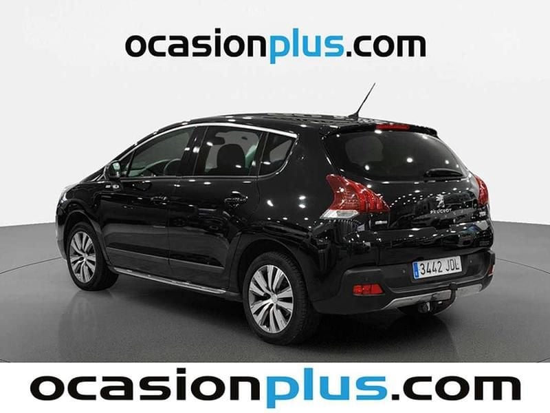 Usado Peugeot 3008 Style 150 CV (110 kW) 2015 Negro Familiar
