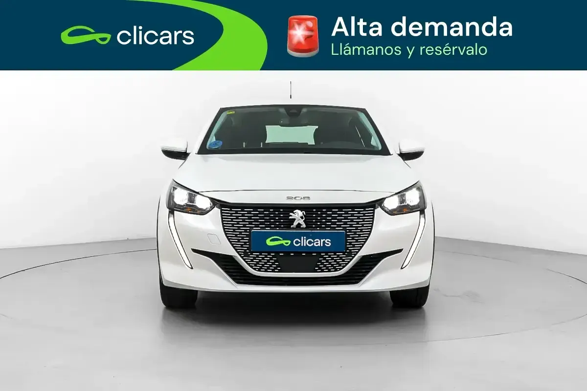 Usado Peugeot e-208 Allure 100 kW (136 CV) 2020 Blanco Utilitario