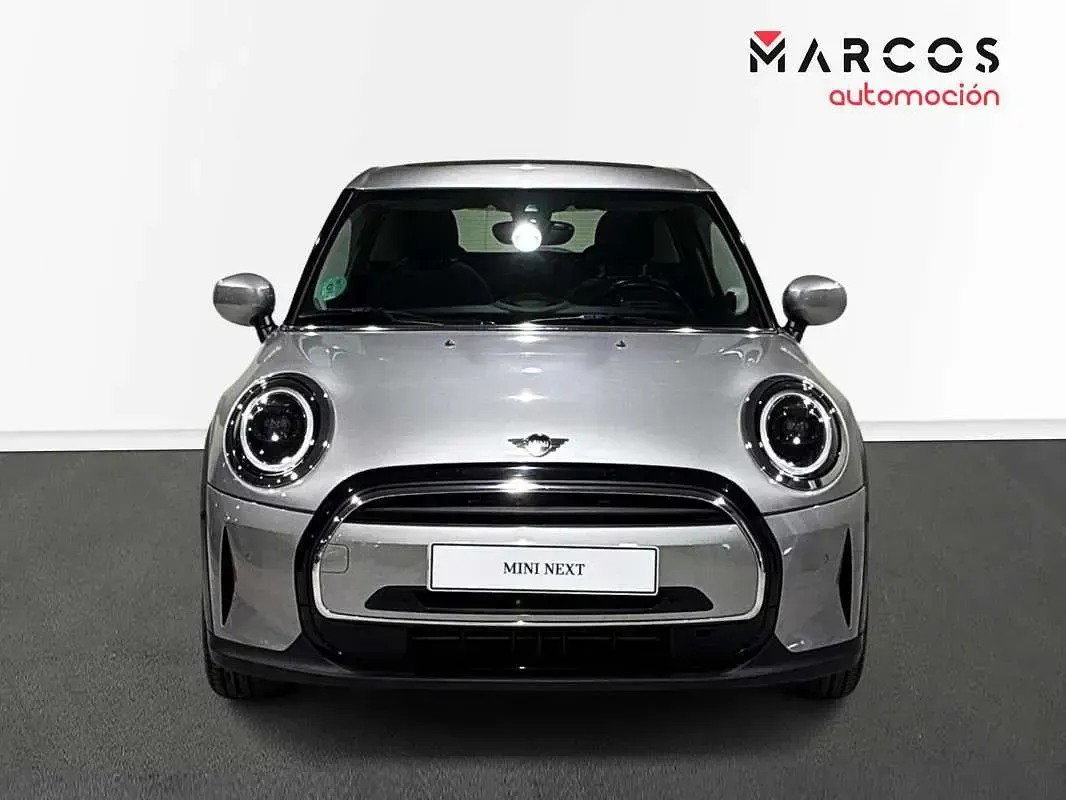 Usado Mini Cooper 136 CV (100 kW) 2023 Plateado Utilitario