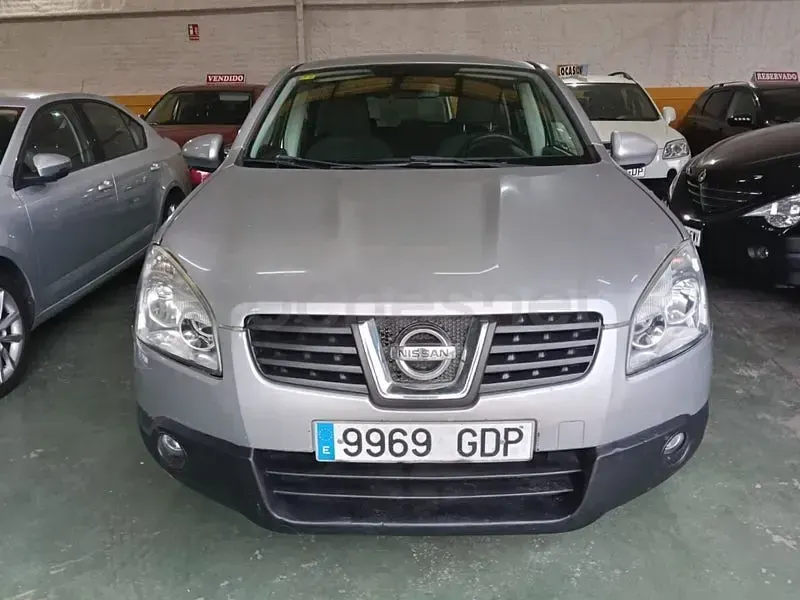 Usado Nissan Qashqai Acenta 140 CV (102 kW) 2008 Gris / plata SUV