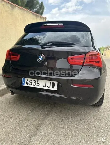 Usado BMW 118 Advantage 143 CV (105 kW) 2015 Marrón Utilitario