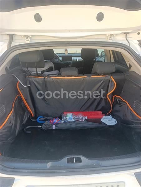 Usado Citroën C4 Feel 82 CV (60 kW) 2017 Blanco Berlina