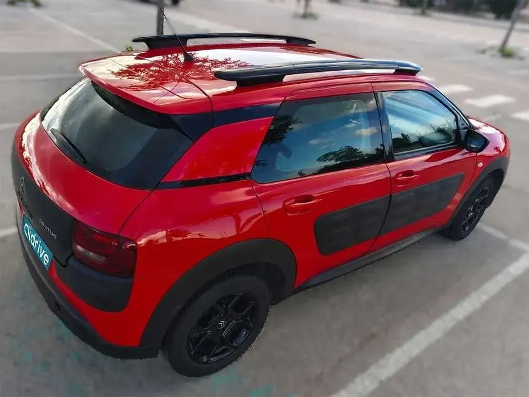 Usado Citroën C4 Feel 82 CV (60 kW) 2016 Rojo Berlina