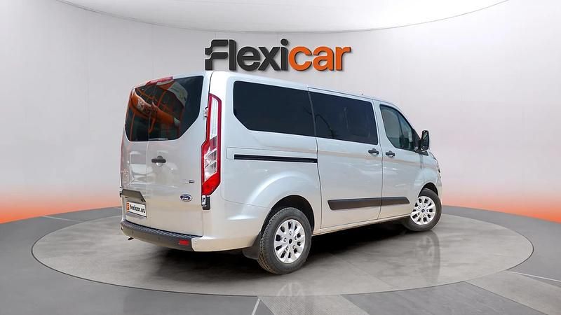 Begagnad Ford Transit Custom 131 HK (96 kW) 2021 Vit Minibuss