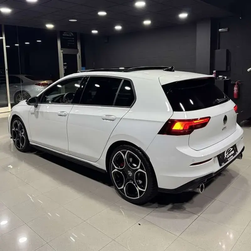 Usado VW Golf VIII GTI 265 CV (194 kW) 2025 Blanco Utilitario