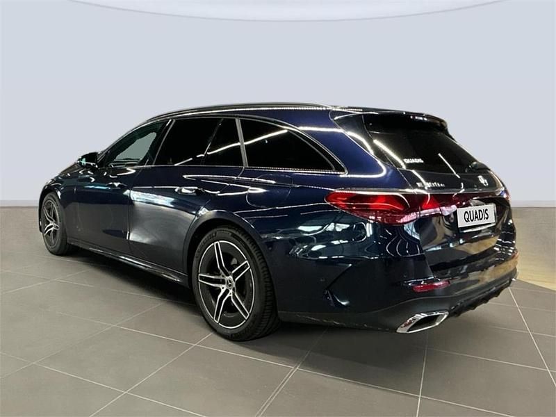 Usado Mercedes E300 313 CV (230 kW) 2025 Azul nautico Familiar