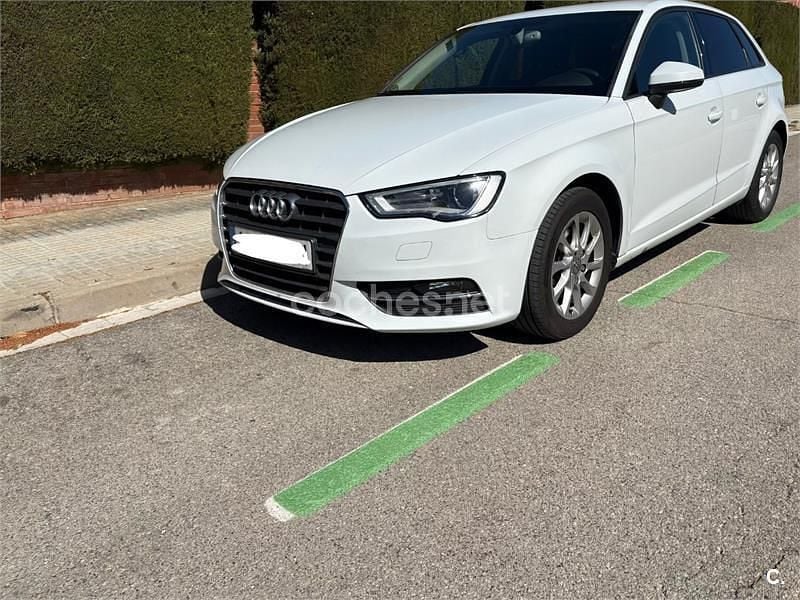 Usado Audi A3 Attraction 105 CV (77 kW) 2014 Blanco Berlina