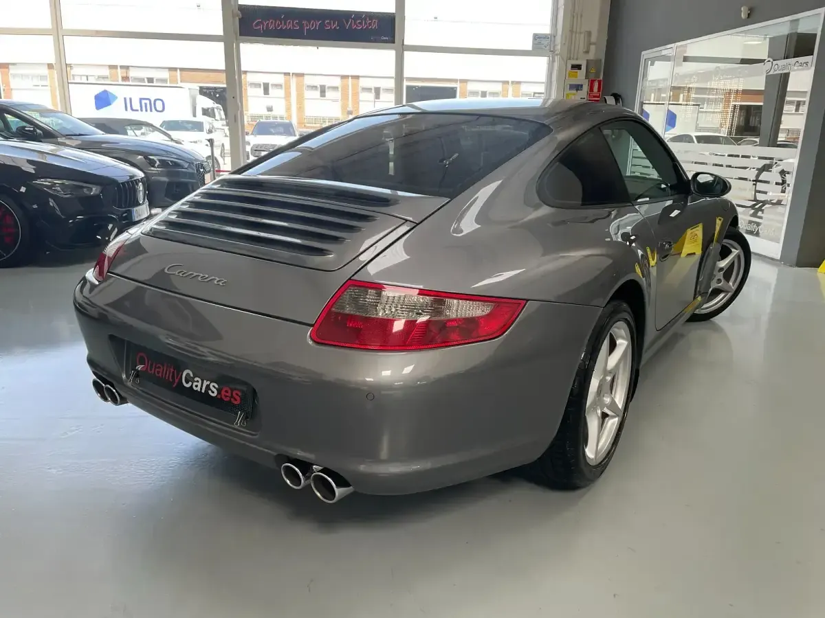 Usado Porsche 911 Carrera 325 CV (239 kW) 2005 Gris Coupe