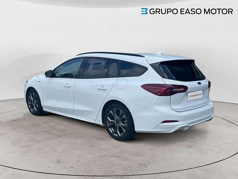 Usado Ford Focus ST-Line 125 CV (91 kW) 2023 Blanco Utilitario