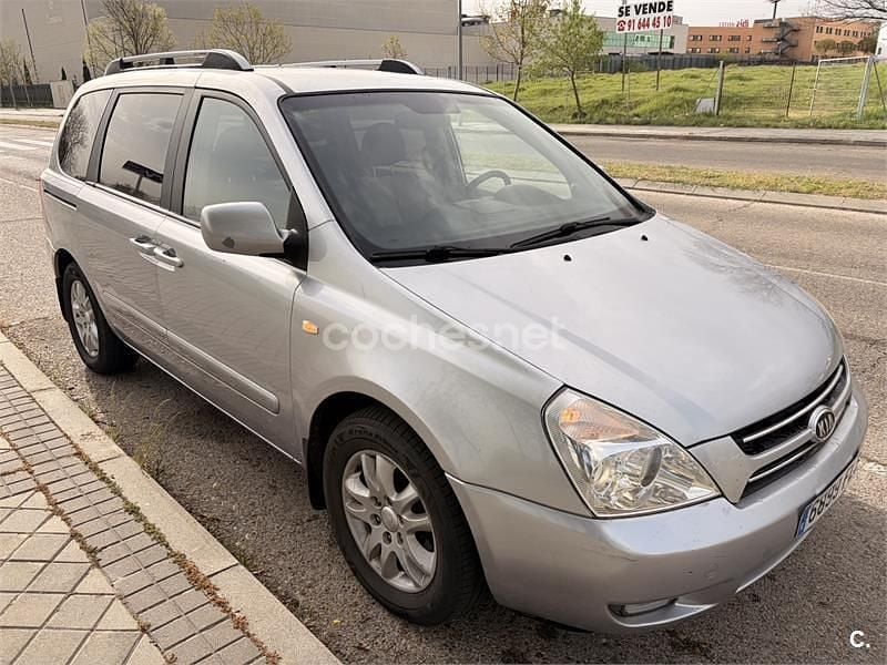 Usado Kia Carnival 185 CV (136 kW) 2007 Gris / plata Monovolumen