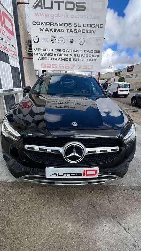 Usado Mercedes GLA180 150 CV (110 kW) 2020 Negro SUV