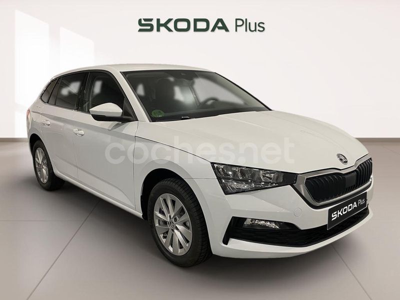 Blanco Nuevo 2024 Skoda Scala Selection Utilitario | 19.990 € (Precio justo) - Imagen 1/4