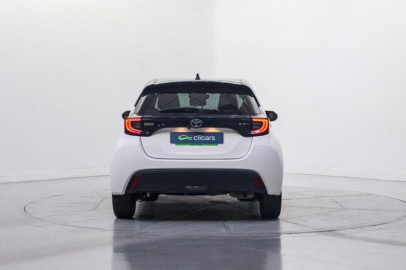 Usado Toyota Yaris Hybrid Business Edition 116 CV (85 kW) 2024 Blanco Berlina