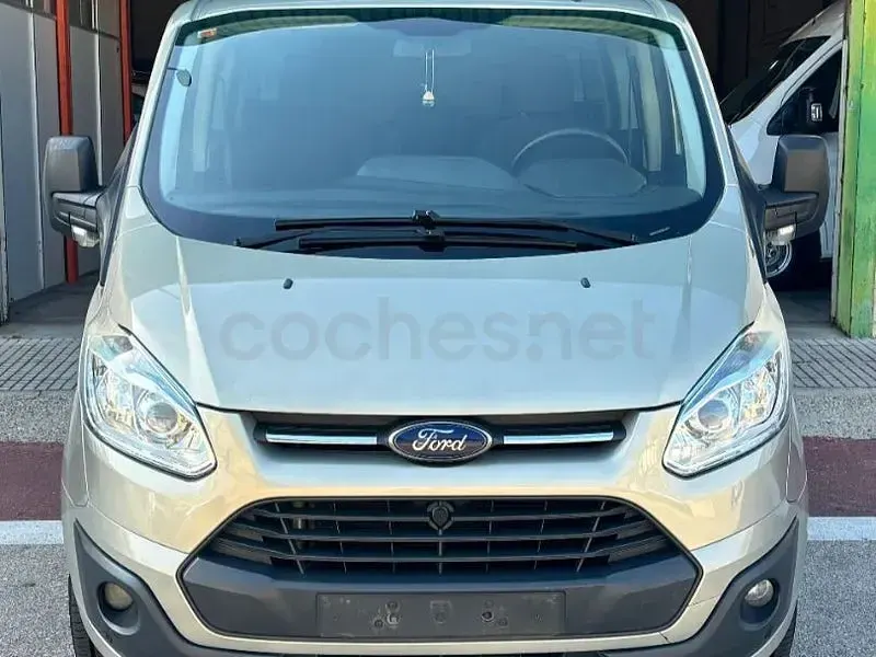 Usado Ford Tourneo Titanium 125 CV (91 kW) 2014 Beige Monovolumen