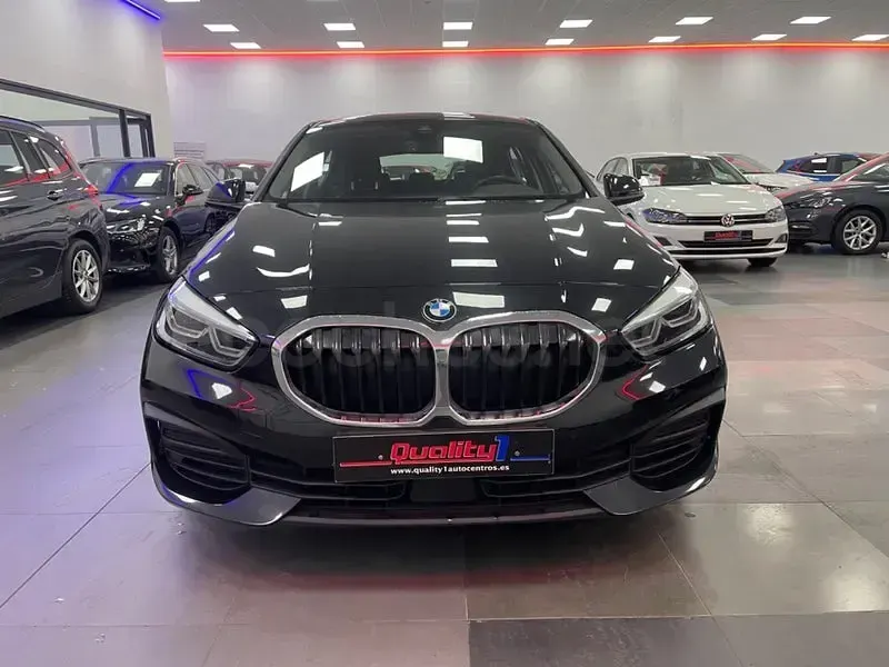 Usado BMW 116 116 CV (85 kW) 2020 Negro Utilitario