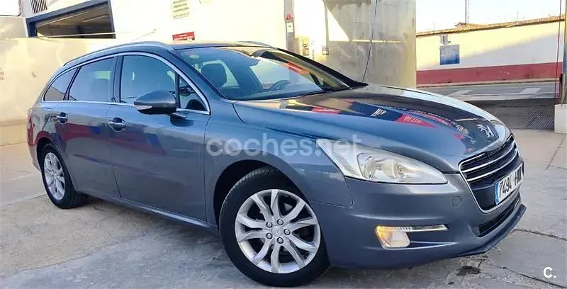 Usado Peugeot 508 SW Allure 140 CV (102 kW) 2014 Gris / plata Familiar