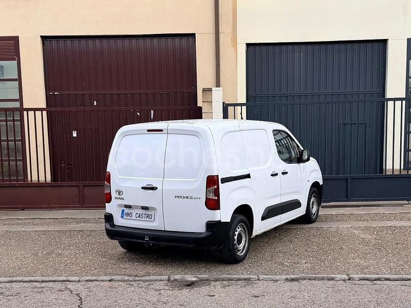 Usado Toyota Proace City City 102 CV (75 kW) 2022 Blanco Monovolumen