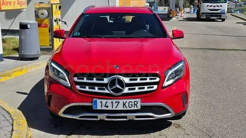 Usado Mercedes GLA220 177 CV (130 kW) 2018 Rojo SUV