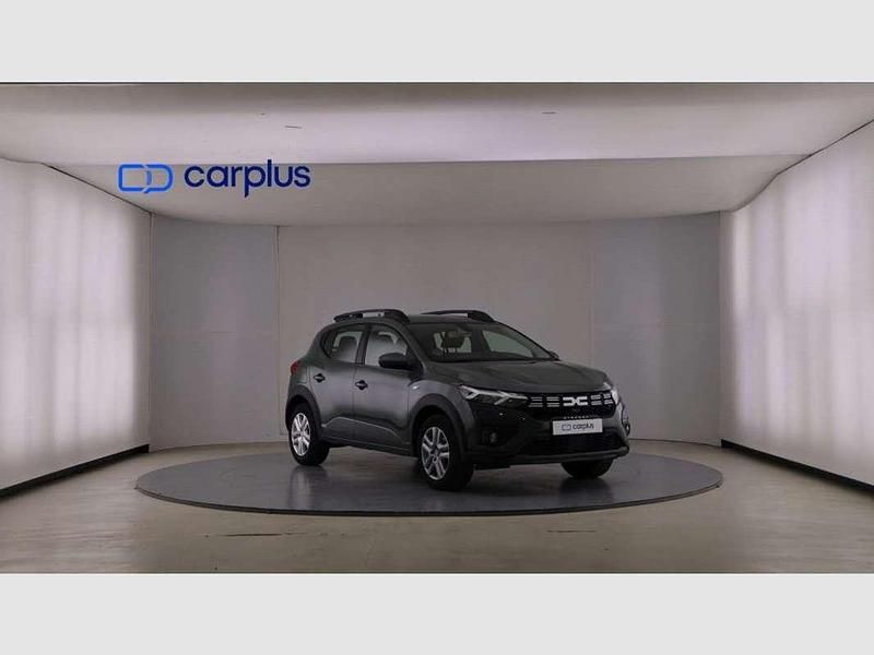 Usado Dacia Sandero Expression 91 CV (66 kW) 2024 Gris Utilitario