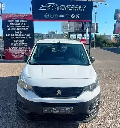 Usado Peugeot Rifter Business-Line 100 CV (73 kW) 2023 Blanco Monovolumen