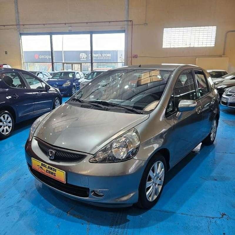 Usado Honda Jazz ES 83 CV (61 kW) 2004 Gris Utilitario