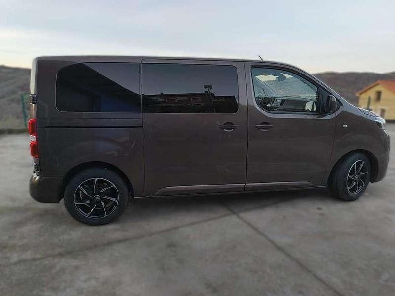 Käytetty Toyota Verso 150 HP (110 kW) 2018 Ruskea Tila-auto