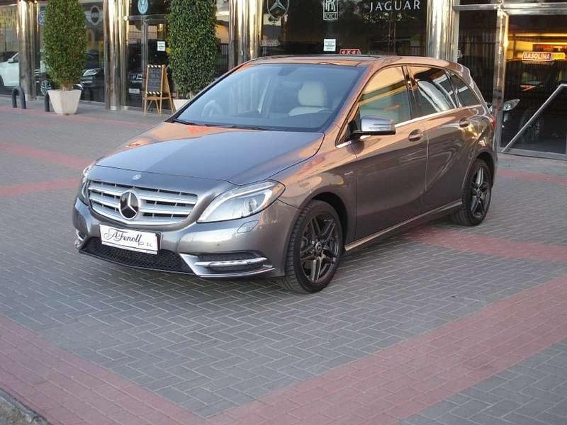 Usado Mercedes B200 140 CV (102 kW) 2012 Marrón Monovolumen