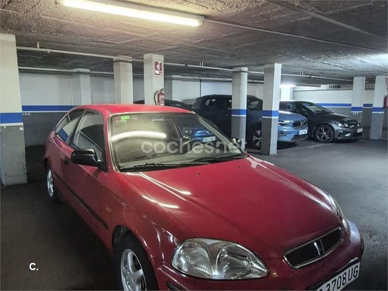 Usado Honda Civic LS 114 CV (83 kW) 1998 Rojo Berlina