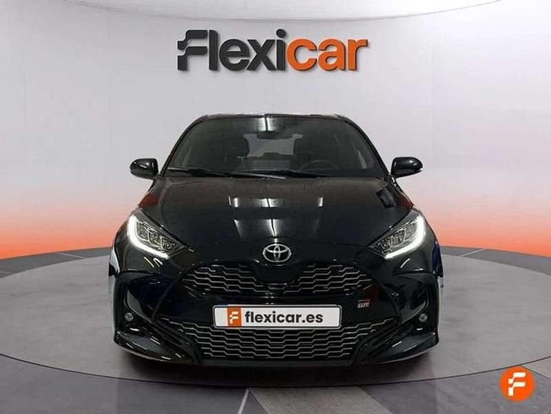 Usado Toyota Yaris Hybrid Sport 116 CV (85 kW) 2022 Negro Utilitario
