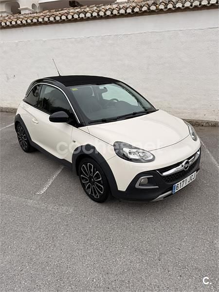 Usado Opel Adam Rocks 115 CV (84 kW) 2015 Blanco Utilitario
