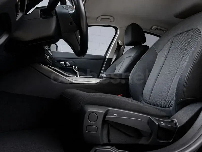 Usado BMW 318 150 CV (110 kW) 2022 Negro Familiar