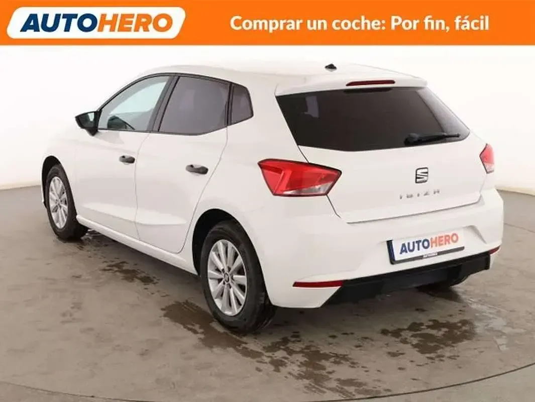 Usado Seat Ibiza Reference 75 CV (55 kW) 2017 Blanco Berlina