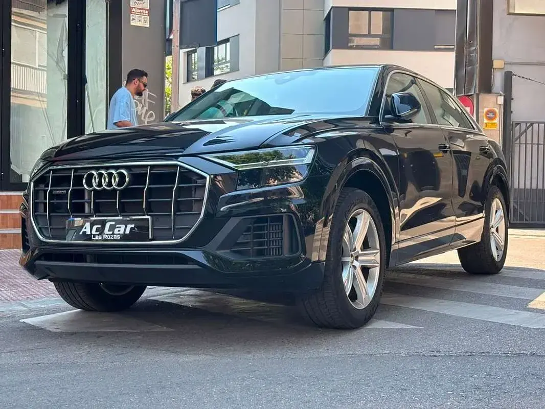 Usado Audi Q8 381 CV (280 kW) 2023 Negro SUV