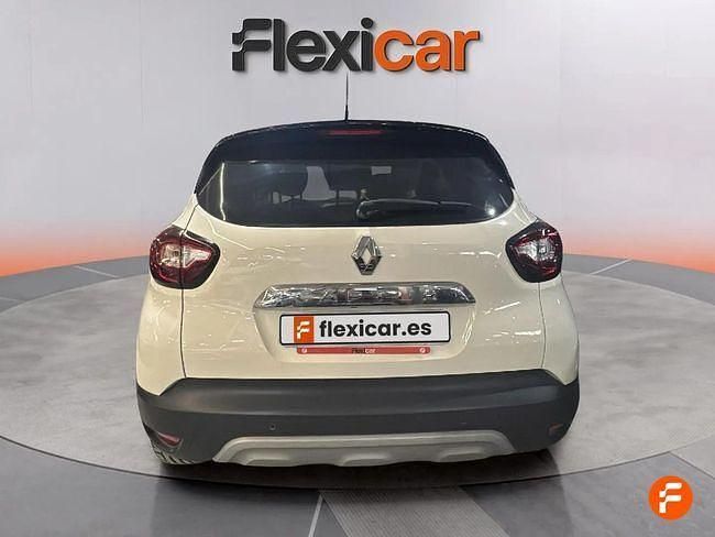 Usado Renault Captur Zen 130 CV (95 kW) 2019 Beige SUV