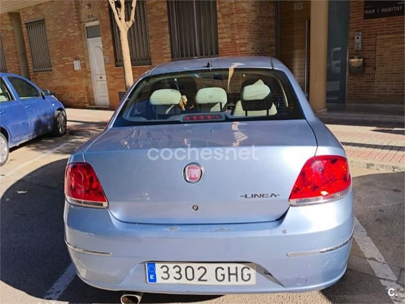 Usado Fiat Linea Dynamic 120 CV (88 kW) 2008 Gris / plata Berlina
