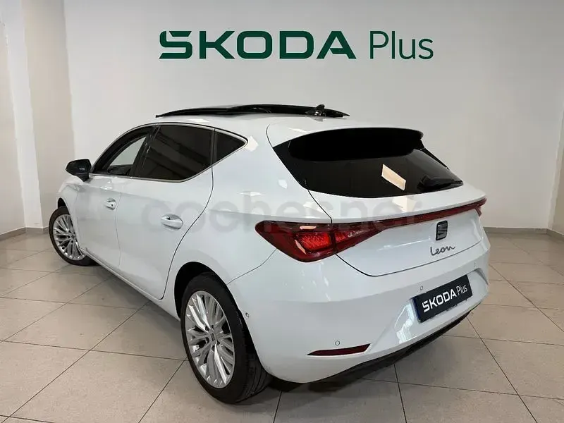 Occasion Seat Leon XCELLENCE 150 PK (110 kW) 2021 Wit Sedan