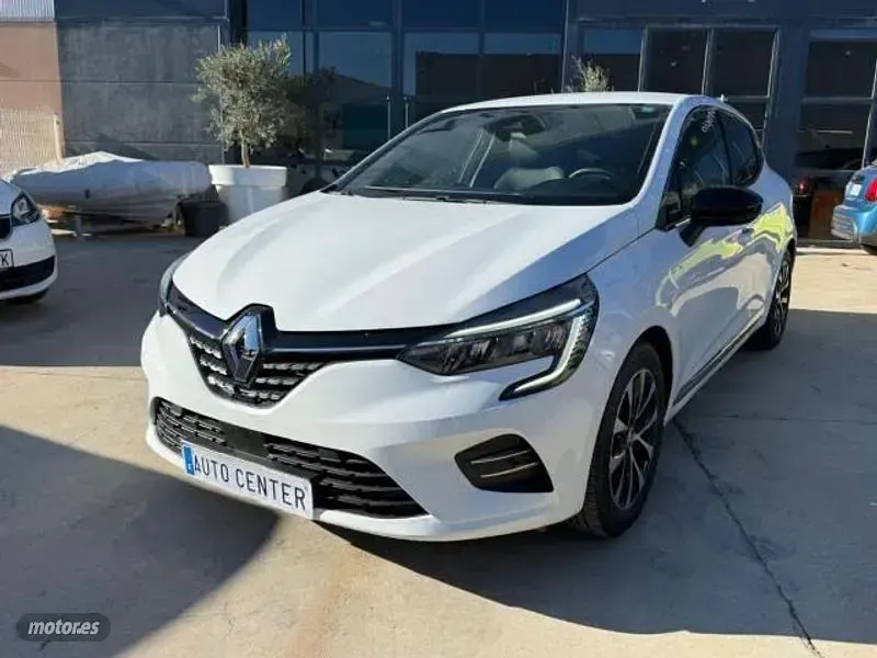 Usado Renault Clio V LIMITED 90 CV (66 kW) 2023 Blanco Berlina