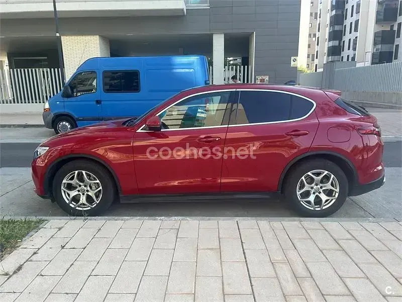 Usado Alfa Romeo Stelvio 180 CV (132 kW) 2018 Rojo SUV