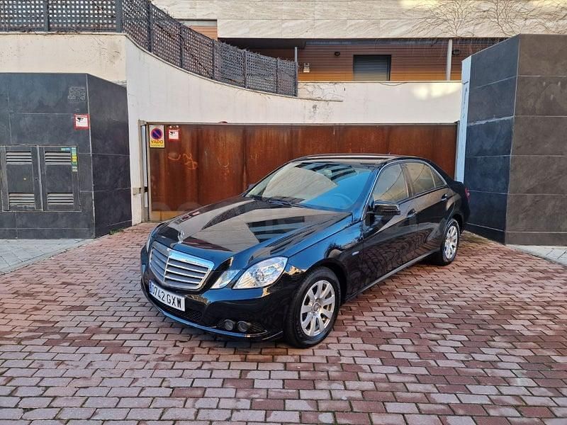 Negro Usado 2011 Mercedes E200 Avantgarde Berlina | 9980 € (Precio justo) - Imagen 1/4