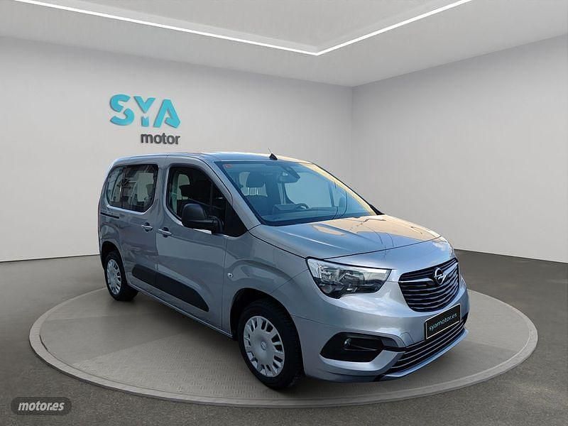Usado Opel Combo Edition 102 CV (75 kW) 2021 Plateado Monovolumen