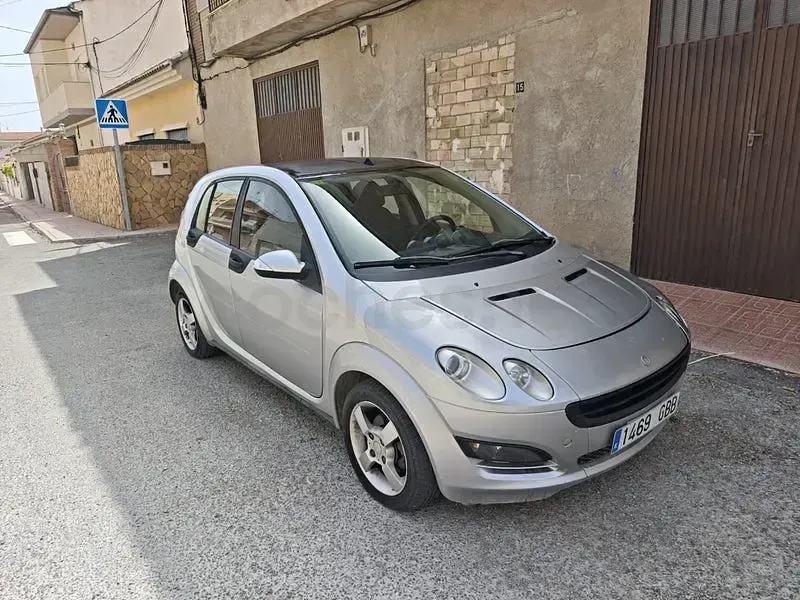 Usado Smart ForFour Pulse 95 CV (69 kW) 2006 Gris / plata Utilitario