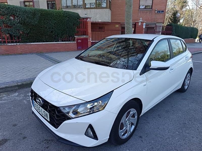 Usado Hyundai i20 100 CV (73 kW) 2021 Blanco Utilitario