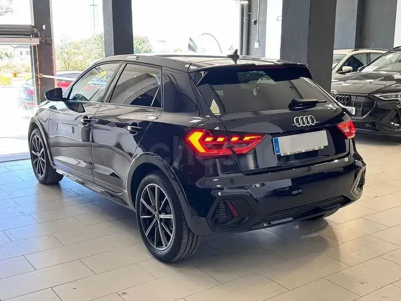 Usado Audi A1 Sport 150 CV (110 kW) 2021 Azul SUV