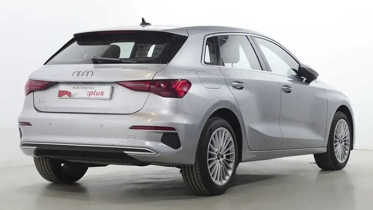 Usado Audi A3 Advanced Plus 110 CV (80 kW) 2023 Gris Berlina