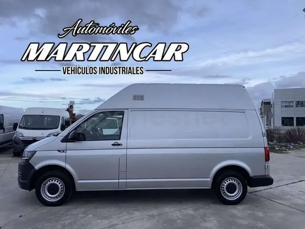 Usado VW Transporter 110 CV (80 kW) 2020 Plateado Van