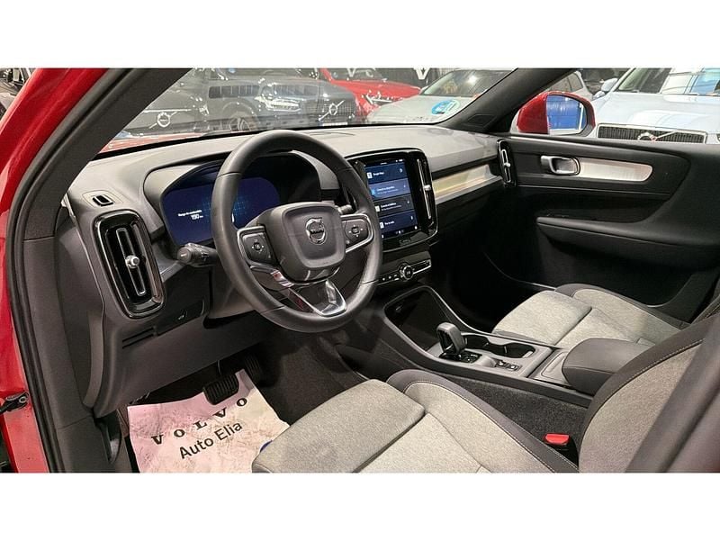 Usado Volvo XC40 Core 129 CV (94 kW) 2024 Rojo SUV