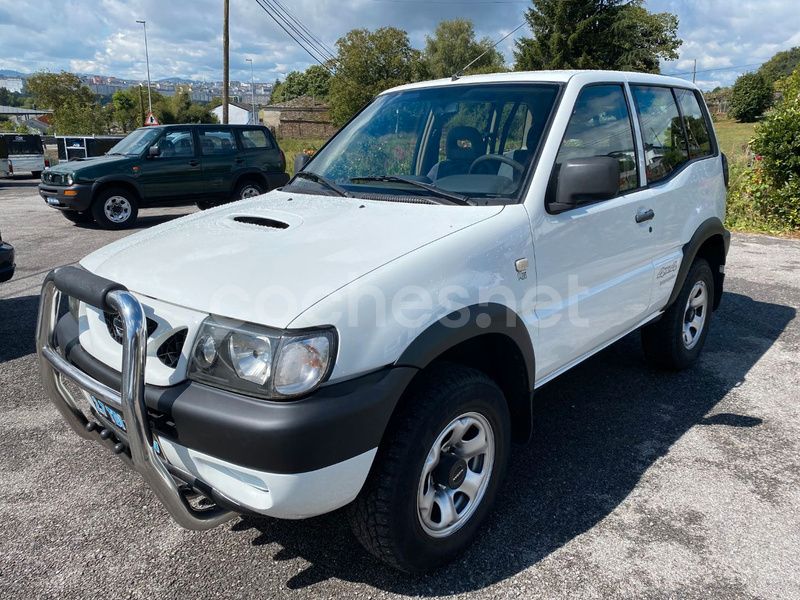 Blanco Usado 2001 Nissan Terrano Comfort SUV | 8495 € (Caro) - Imagen 1/4