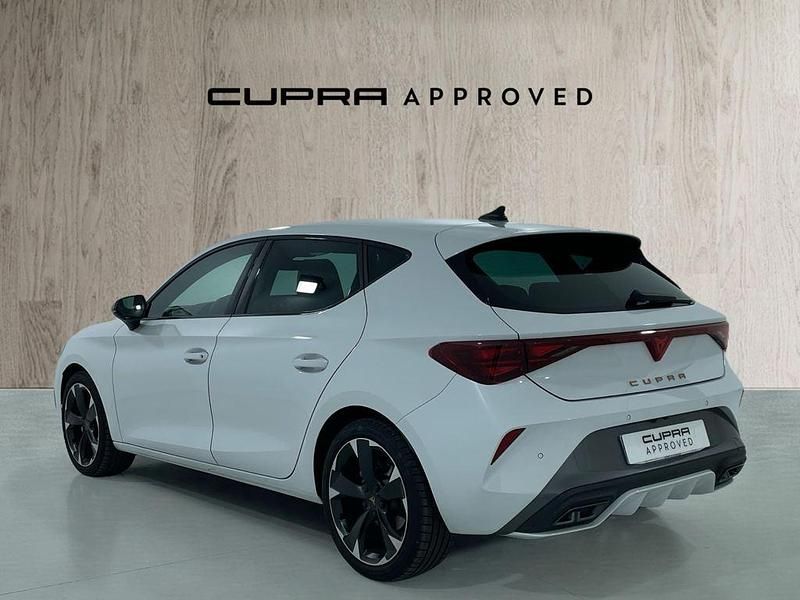 Usado Cupra Leon 150 CV (110 kW) 2025 Blanco Berlina